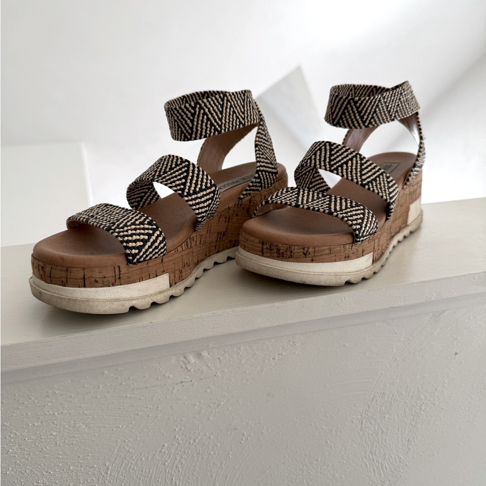 Steve Madden platform sandals